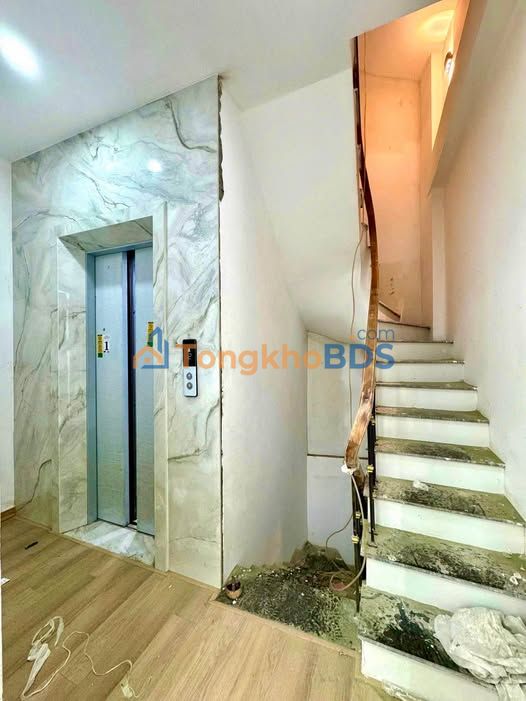 Nhà riêng Tây Hồ 36m² giá 9 tỷ - Ô tô vào tận nhà!