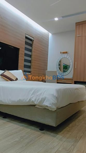 Khách sạn phố Hàng Buồm 80m² giá 77.8 tỷ - Mặt tiền kinh doanh sầm uất