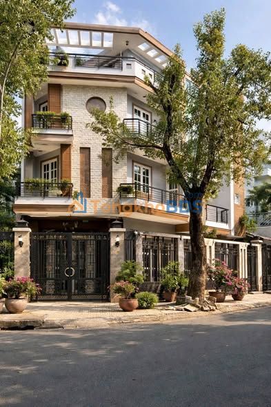 Nhà phố Quận 7 108m² dưới 3 tỷ - Vị trí đẹp căn góc 2 mặt tiền