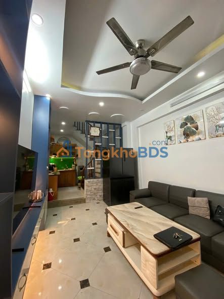 Nhà 5 tầng Đức Giang 35m² ô tô đỗ cửa, sẵn sàng ở ngay