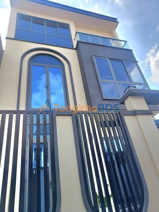Nhà phố Thảo Điền 102m² giá 17.8 tỷ - Thiết kế hiện đại