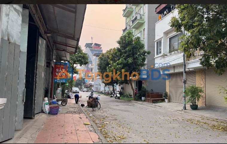 Nhà mặt phố Văn Giang 70m² - Mặt tiền kinh doanh sầm uất