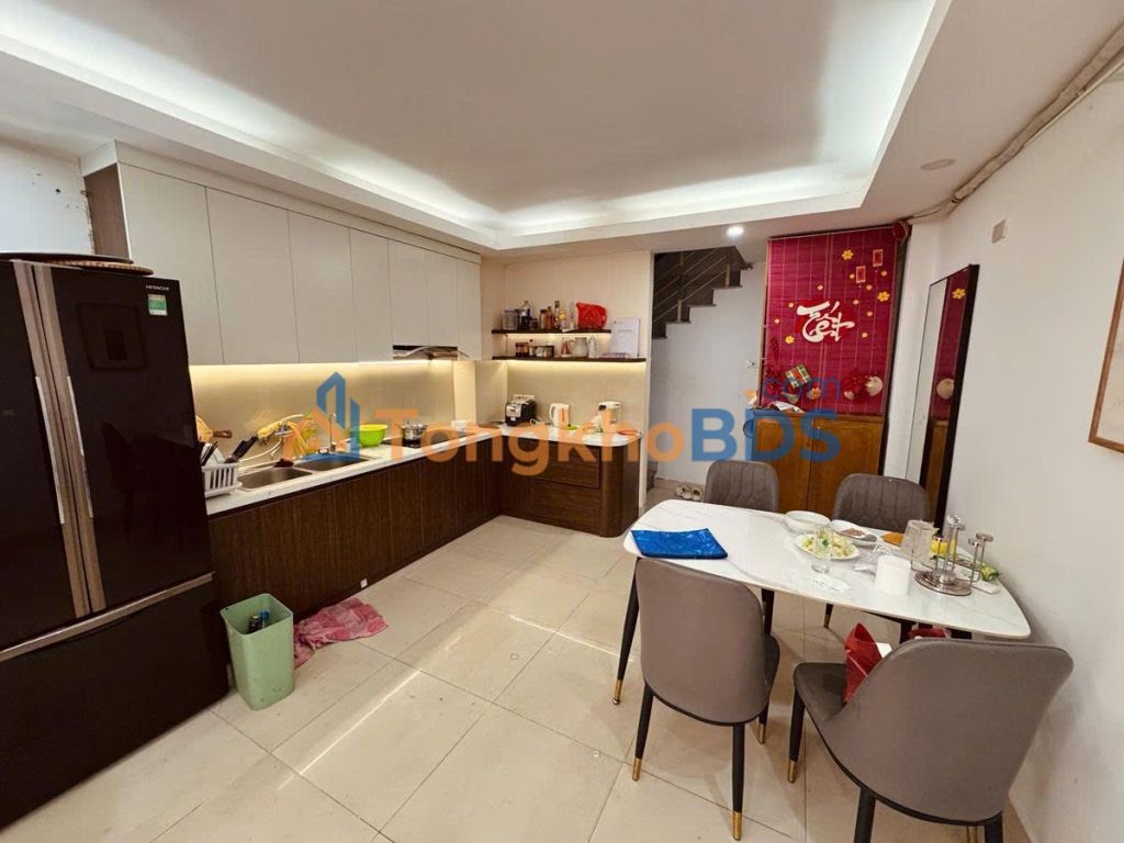 Nhà riêng Láng Thượng 35m² 8.6 tỷ - Lô góc 3 mặt thoáng, ở ngay!