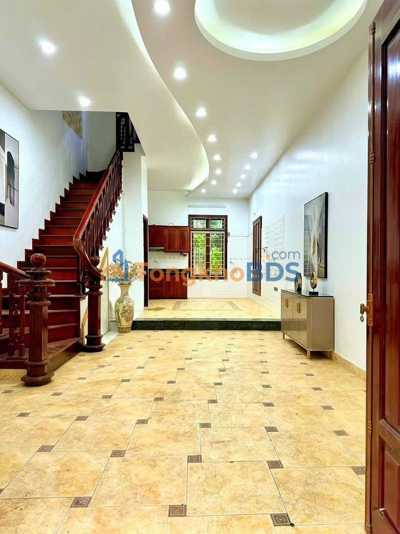 Nhà phân lô Chùa Láng 55m2 ô tô tránh, kinh doanh