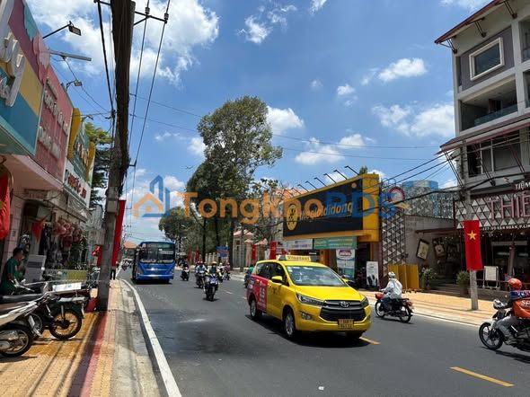 Nhà phố mặt tiền Võ Văn Ngân 240m² giá 30 tỷ - Mặt tiền kinh doanh!