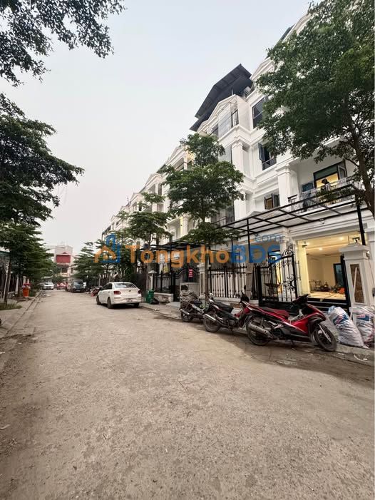 Nhà riêng Mỹ Đình 1 100m² đường 6m - Ô tô vào tận nhà