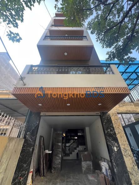 Nhà riêng Xuân La, Tây Hồ 75m² - Ô tô vào tận nhà, view thoáng!