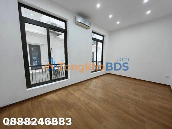 Nhà riêng Tây Hồ 72m² giá 12 tỷ - Sổ đỏ nở hậu