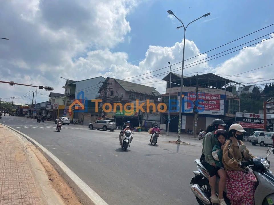 Nhà phố Hồ Xuân Hương Đà Lạt 1448m² 44 tỷ - Vị trí đắc địa