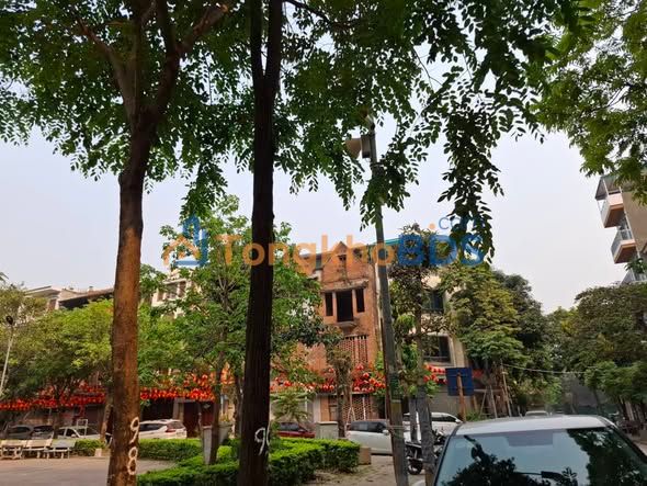 Nhà riêng Hà Đông 100m² - Vị trí đẹp, view vườn hoa đẳng cấp