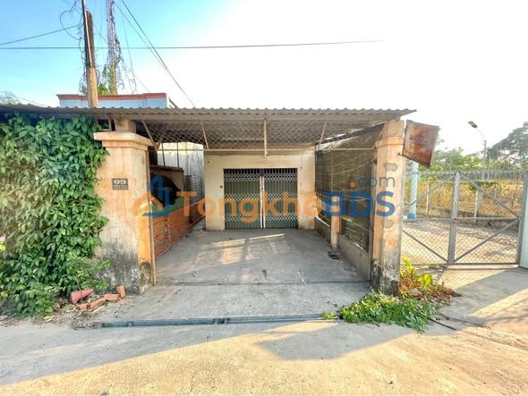 Nhà cấp 4 Tân An Hội Củ Chi 180m² ô tô vào tận nhà