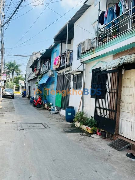 Nhà riêng Dĩ An 24m² giá 1.1 tỷ - Vị trí đẹp, kinh doanh tốt!