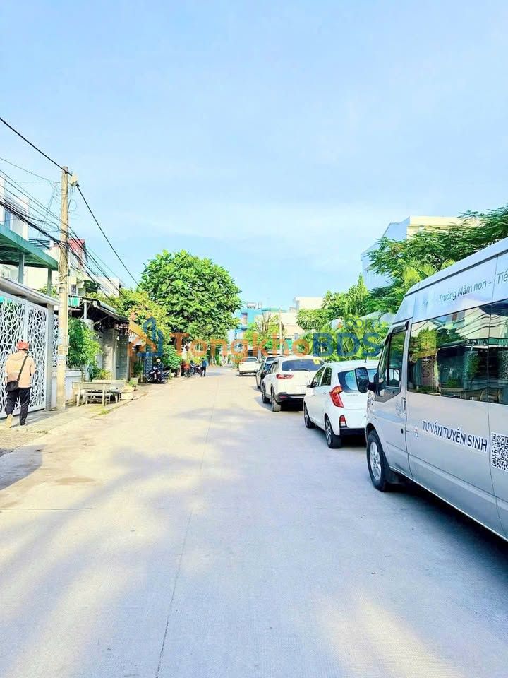 Nhà 1 trệt 2 lầu Tân Hiệp 130m² ô tô vào nhà