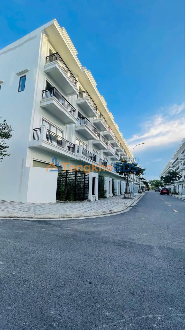Nhà lô góc Phúc Tiến An Dương 96m² - Ô tô vào tận nhà
