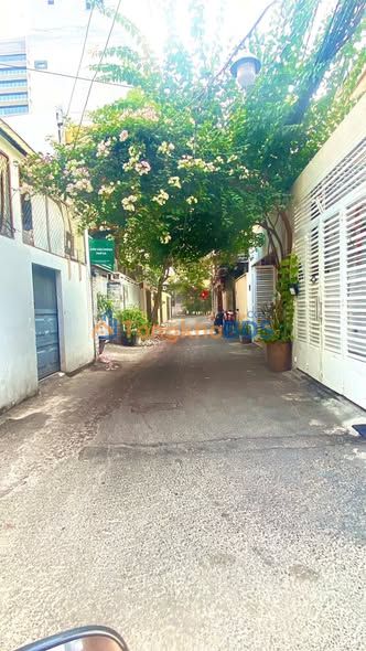 Nhà hẻm CMT8 Quận 3 40m² - Ô tô vào tận nhà