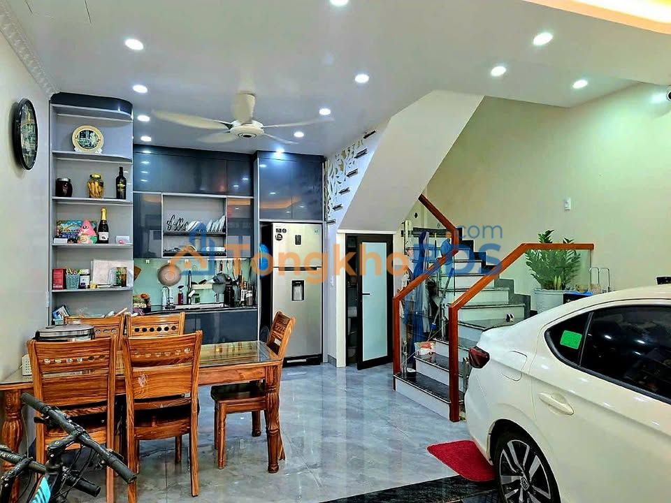 Nhà riêng Phố Tây Văn Cao 46m² 5.05 tỷ - Ô tô vào tận nhà