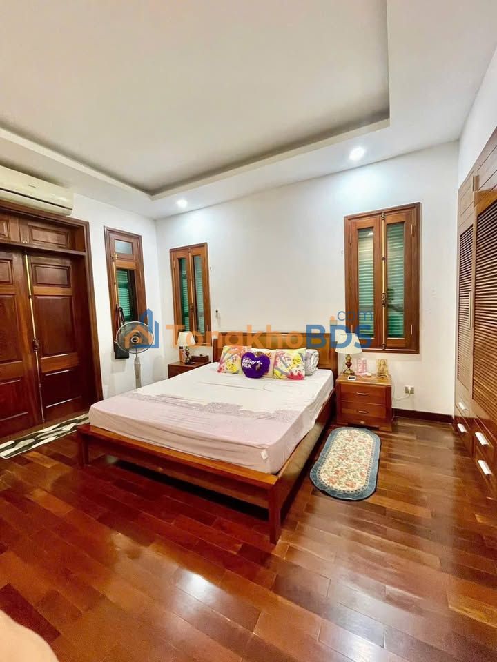 Nhà riêng Văn Cao Ba Đình 30m² 7.7 tỷ - Chính chủ bán, ở ngay!