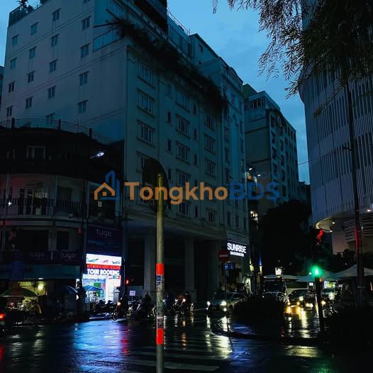 Nhà phố mặt tiền Sư Vạn Hạnh Quận 10 75m² giá 48.5 tỷ - Vị trí đắc địa