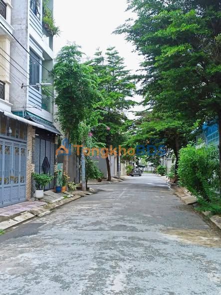 Đất nền Phú Hữu Quận 9 52m² giá 3.85 tỷ - Sổ đỏ chính chủ