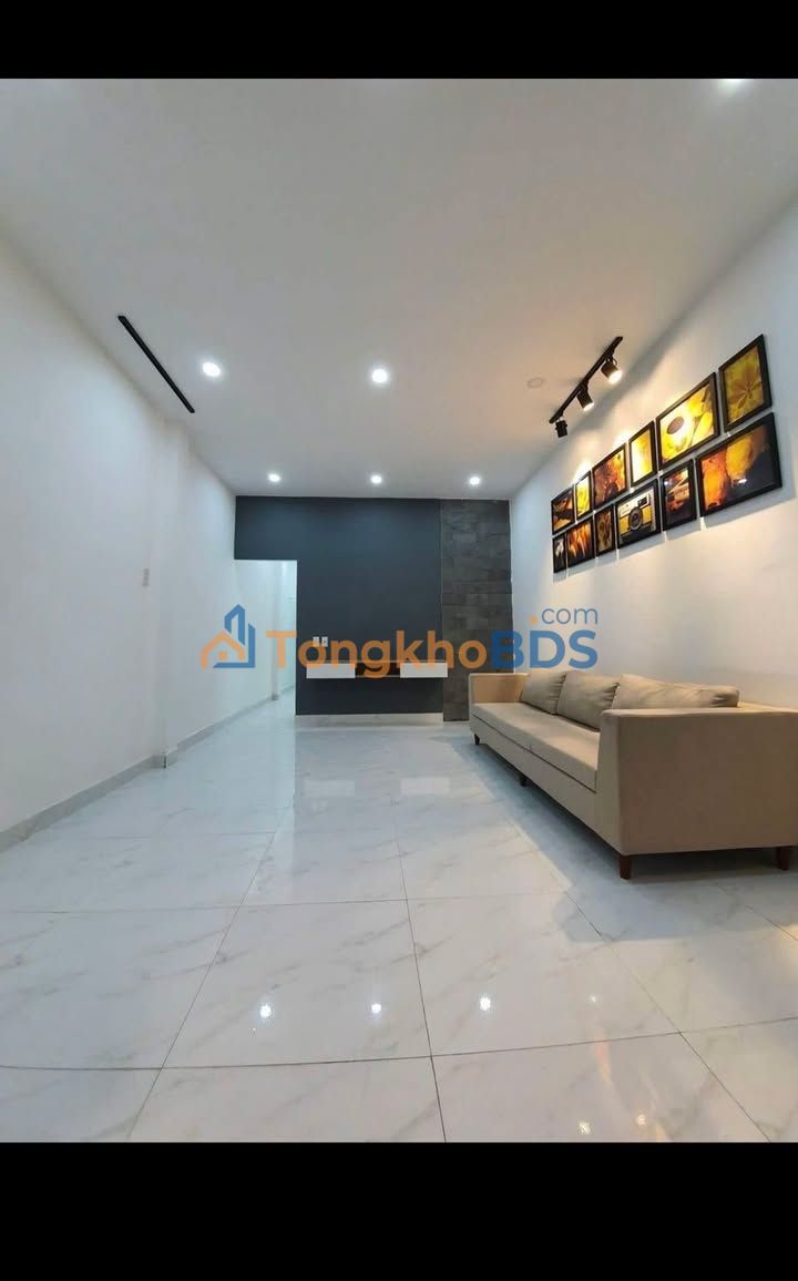 Nhà 2 tầng Núi Thành 68m² - Vị trí đẹp, gần đường lớn