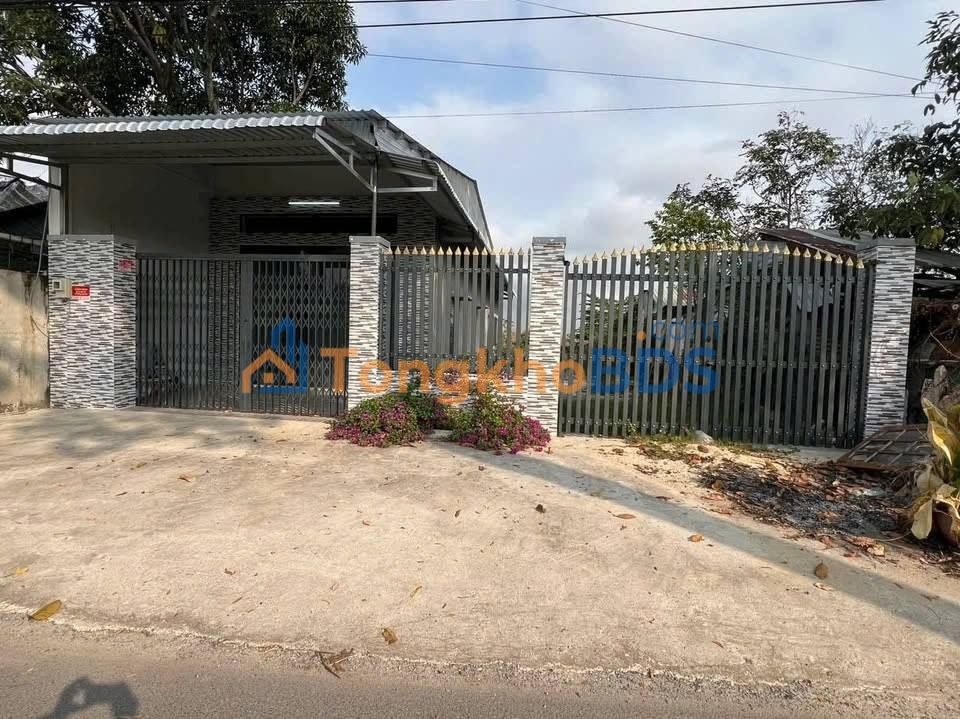 Nhà mặt tiền Củ Chi 550m² giá 5 tỷ - Vị trí đắc địa!