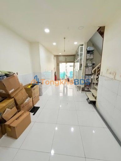 Nhà riêng Quận 10 35m² giá 5.5 tỷ - Ô tô đỗ sát nhà, vị trí VIP!