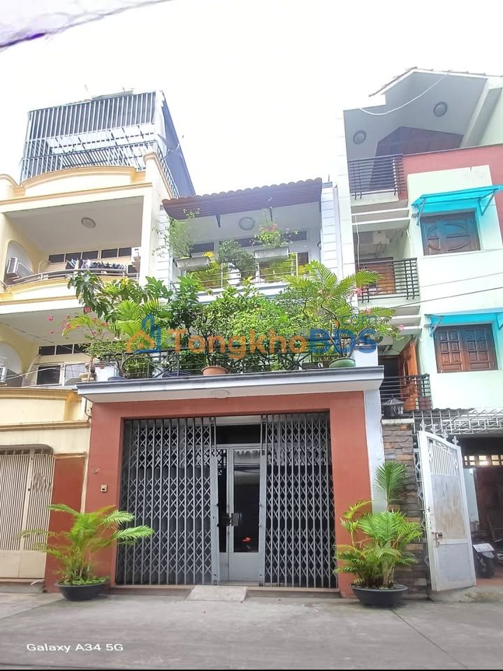 Nhà riêng Quận 10 45m² giá 11.9 tỷ - Ô tô vào tận nhà