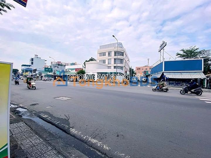 Tòa nhà văn phòng Nguyễn Oanh 656m² giá 400 triệu - Vị trí trung tâm