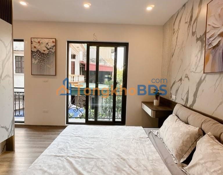 Nhà riêng Cổ Linh Long Biên 39m² 8 tỷ - Ô tô đỗ cửa, ngõ thông!