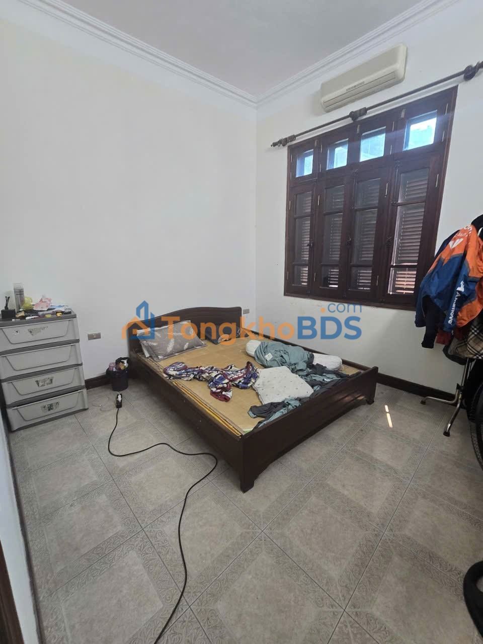 Nhà phố Chùa Láng 85m² 31.5 tỷ - Mặt tiền kinh doanh sầm uất!