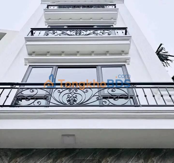 Nhà 7 tầng thang máy Phạm Văn Đồng 45m² hơn 14 tỷ