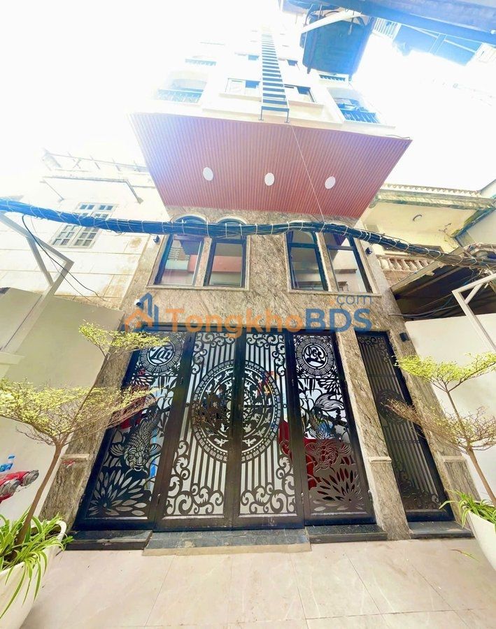 Nhà phố Pháo Đài Láng 80m² 24.5 tỷ - Dòng tiền ổn định!