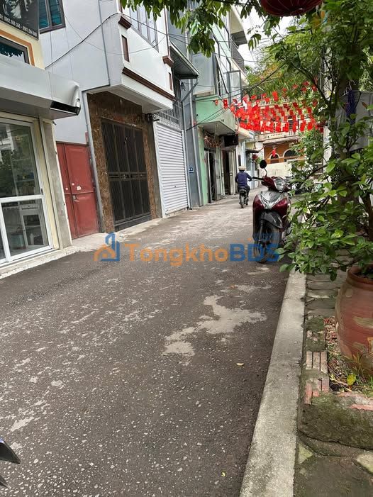 Nhà phố mặt tiền Ngọc Hồi, Hoàng Mai 44m² 8.8 tỷ - Mặt tiền kinh doanh sầm uất!