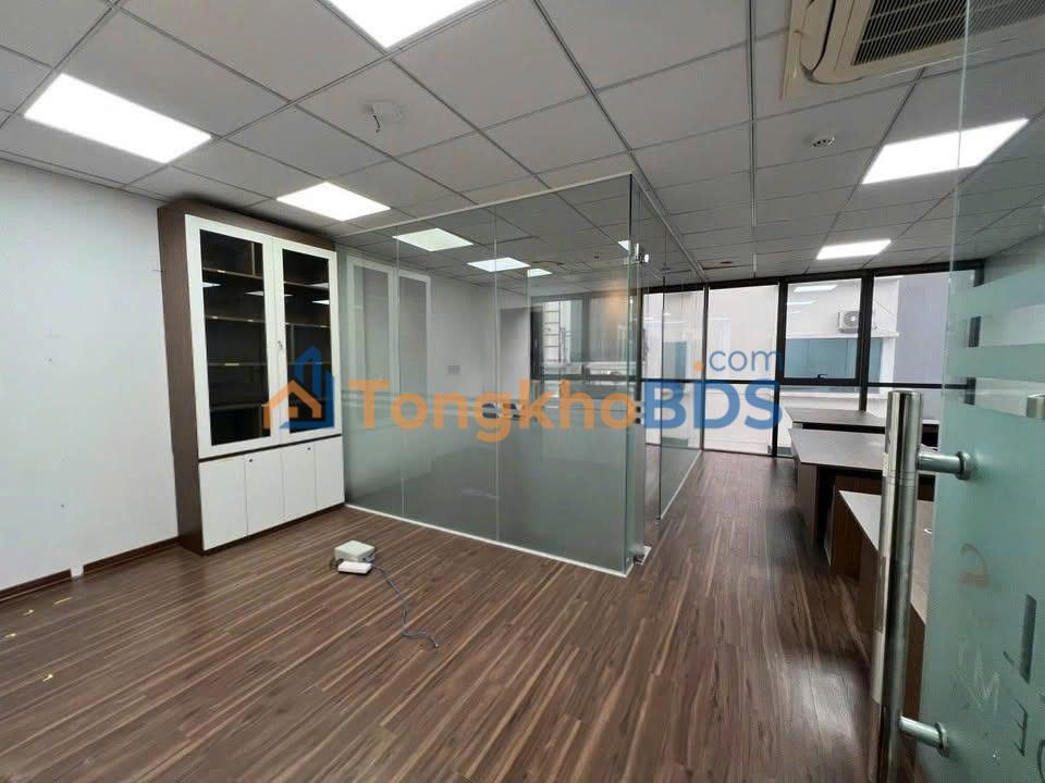 Tòa nhà Dương Khuê, Cầu Giấy 65m² giá 52 triệu - Vị trí trung tâm