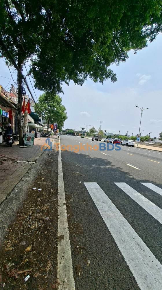Mặt bằng Bảo Lộc 300m² giá 25 triệu - Vị trí đắc địa Quảng Trường