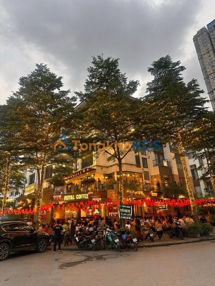 Thuê biệt thự sân vườn Tây Hồ 200m² - Vị trí đắc địa