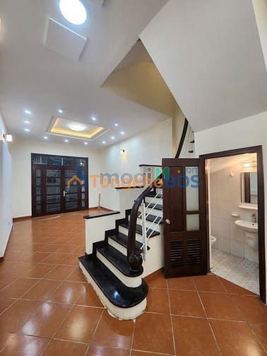 Nhà Đê La Thành, Ô Chợ Dừa 49m² 9.3 tỷ - Sổ đỏ sẵn