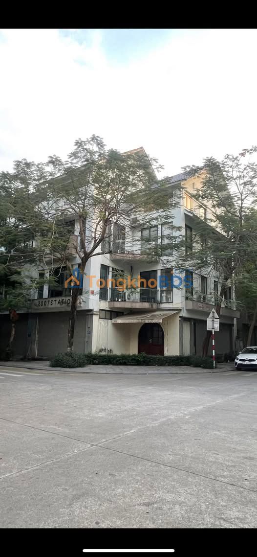 Shophouse góc Khu C Geleximco 196m², 38.22 tỷ