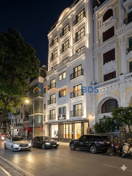 Tòa văn phòng Ô Chợ Dừa 110m² 7 tỷ - Mặt tiền kinh doanh
