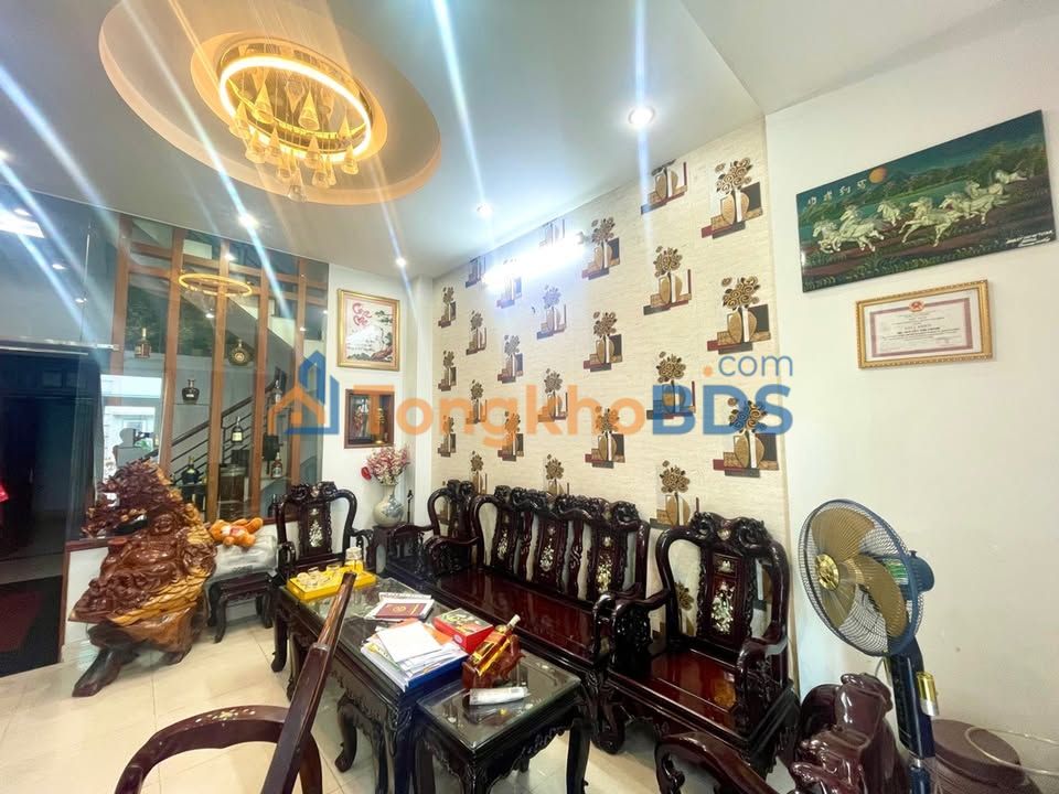Nhà 4 tầng Nguyễn Hiến Lê 110m² giá 20.9 tỷ