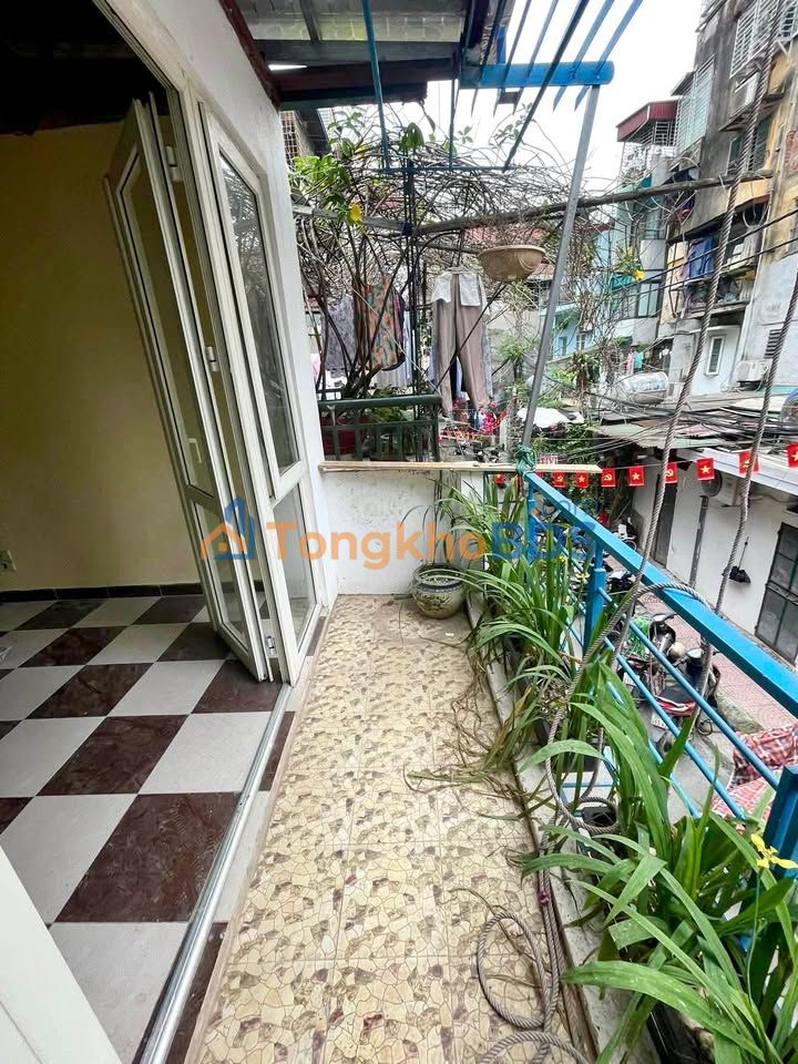 Căn hộ tập thể Lò Đúc 50m² - Tầng 2 vị trí đắc địa