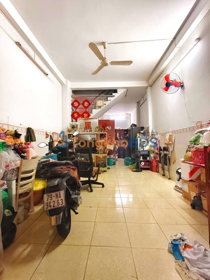 Bán nhà Nguyễn Trọng Tuyển Tân Bình 50m² giá 6.5 tỷ - Vị trí đẹp!