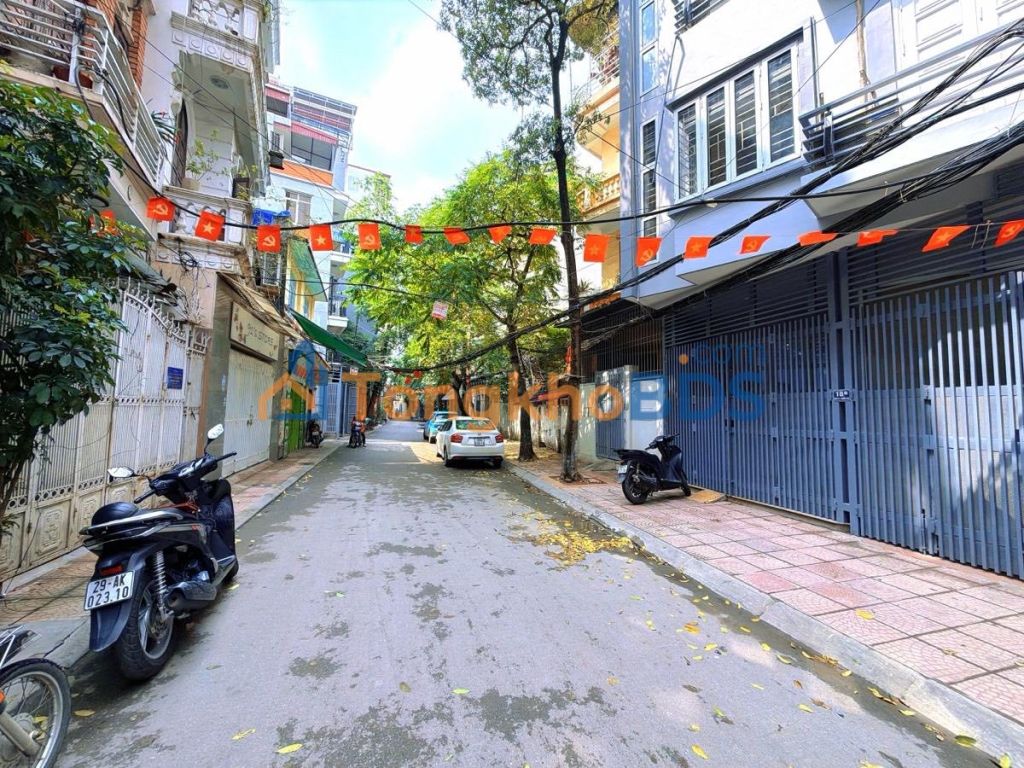 Nhà phố Hoàng Cầu 78m² - Vị trí kinh doanh đắc địa - 42 tỷ