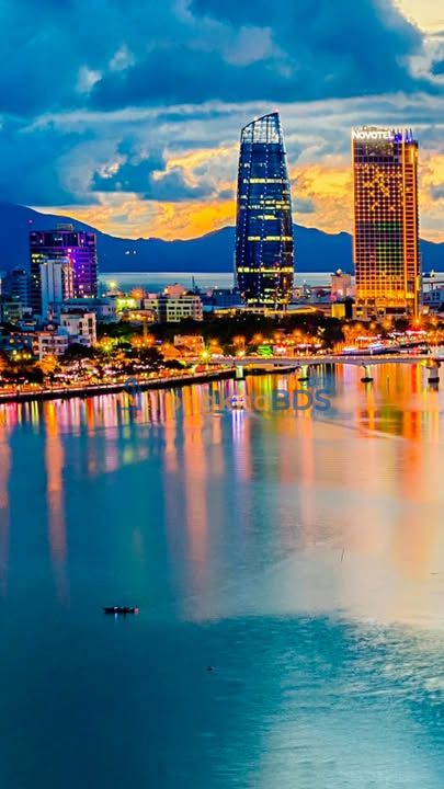 Nhà phố 2 mặt tiền Nguyễn Tất Thành 125m² - View biển cực đẹp!