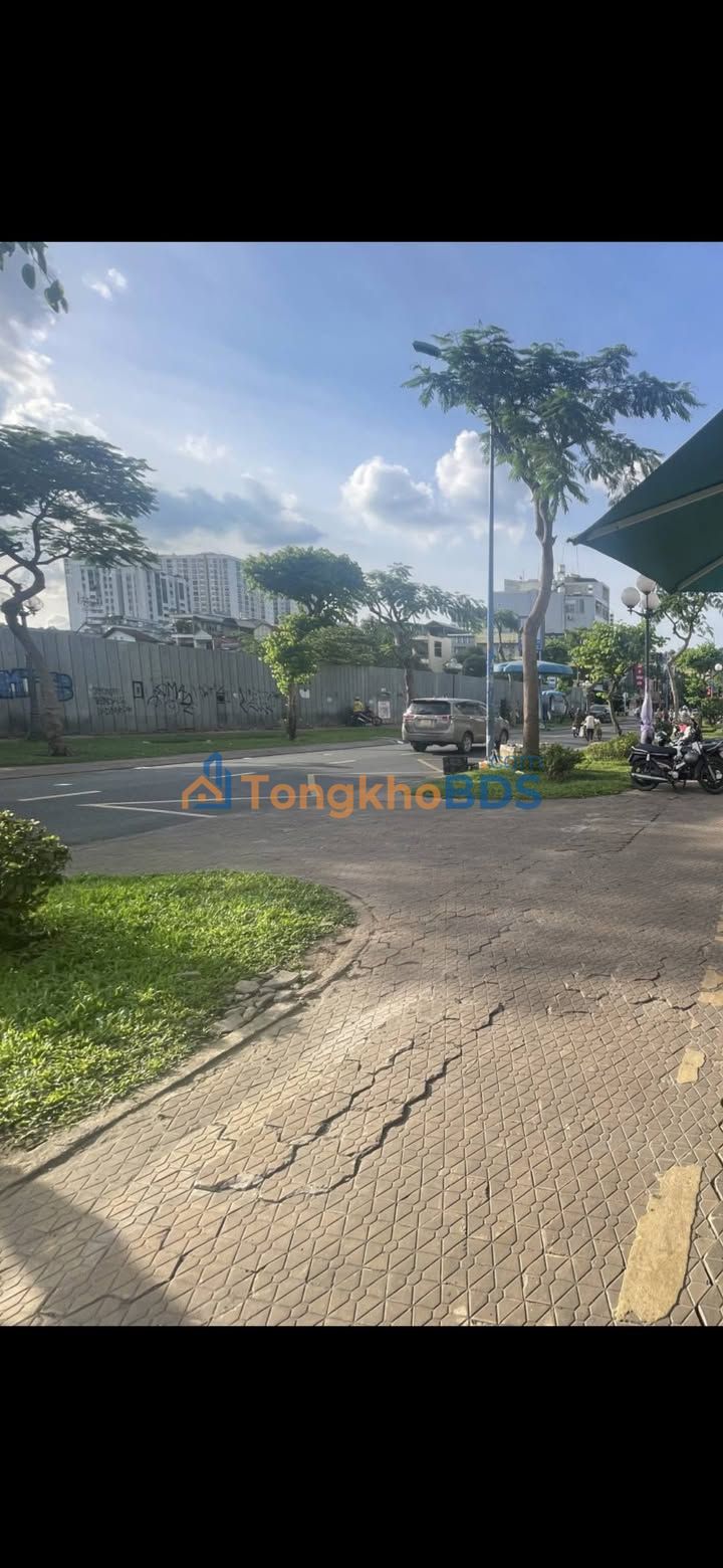 Nhà phố mặt tiền Đồng Đen Tân Bình 226m² - Vị trí kinh doanh đắc địa!