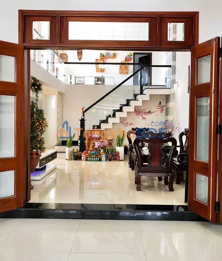 Nhà đẹp Phùng Khắc Khoan, Phú Xuân 147m² - Sẵn sàng ở ngay!